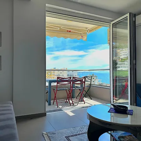 Blue Horizon, Seaview