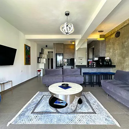 Blue Horizon, Seaview