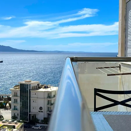 Blue Horizon, Seaview *