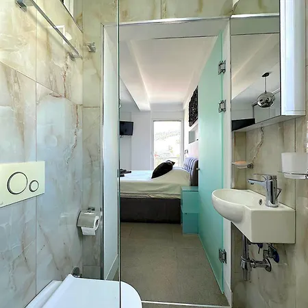 Blue Horizon, Seaview *