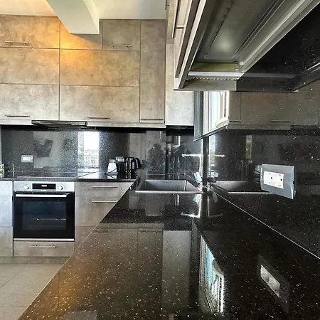 Blue Horizon, Seaview