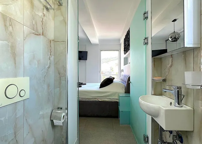 Blue Horizon, Seaview *