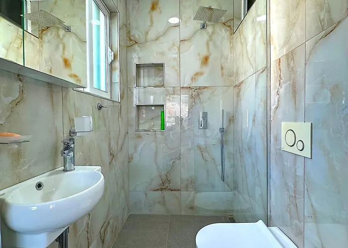 Blue Horizon, Seaview Daire *