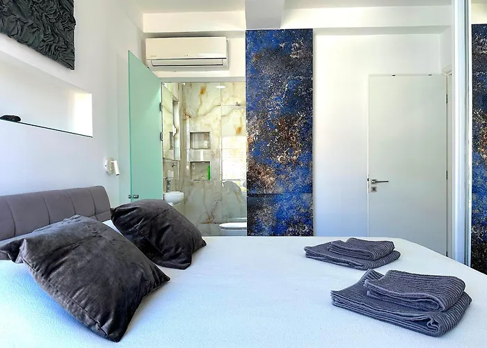 Blue Horizon, Seaview