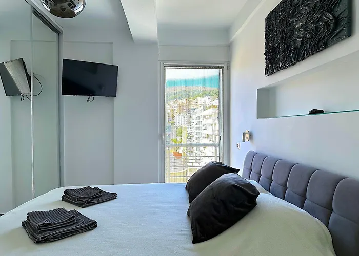 Blue Horizon, Seaview ساراندا