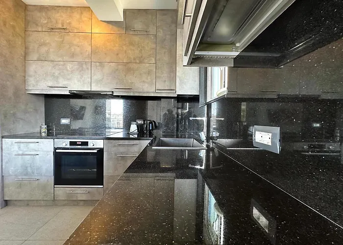 Blue Horizon, Seaview