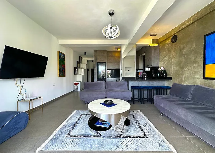 Blue Horizon, Seaview