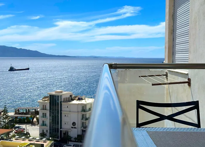 Blue Horizon, Seaview *